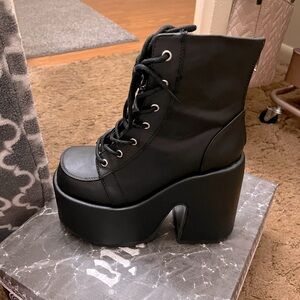 Brand new only wore two times. Too high for me.